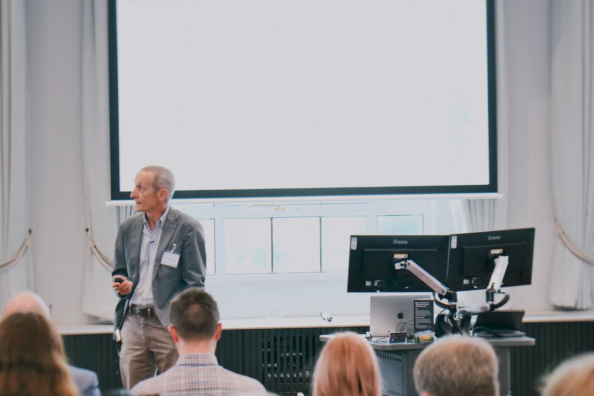 Martin Blackledge provides an impressive insight into the role of intrinsically disordered proteins involved in viral replication using NMR spectroscopy. <a href="/IBS_Grenoble/">Institut de Biologie Structurale</a> #IDP #Viruses