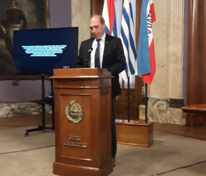 SUL_uy's tweet photo. 🐑 🧶 🇺🇾  El Uruguay Lanero se declaró como Patrimonio Cultural de la Nación, proyecto realizado en conjunto con @Patrimonio_Uy durante tres años.

✅ Al acto asistieron autoridades nacionales, así como representantes de toda la cadena lanera de distintos puntos del país. 🧶  ♻️ https://t.co/gYfNhhYF8F