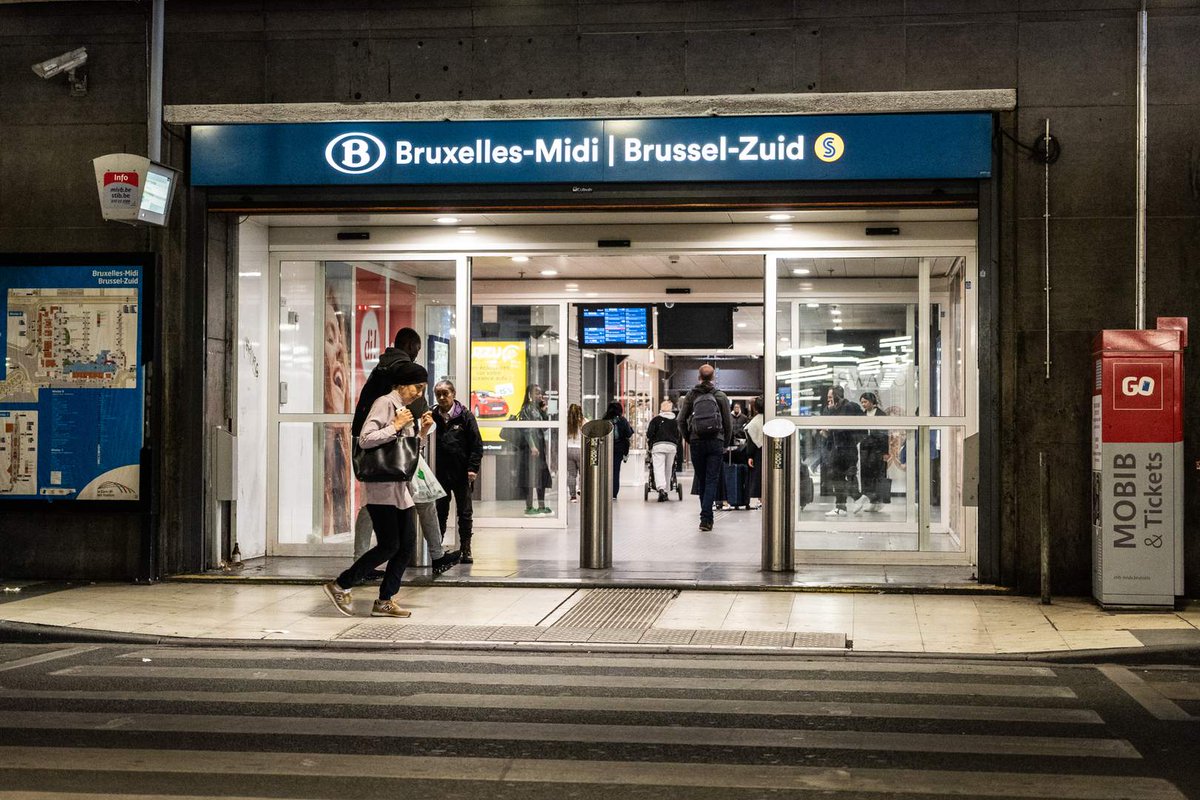 Gewonde bij steekpartij aan station Brussel-Zuid: bruzz.be/actua/veilighe…