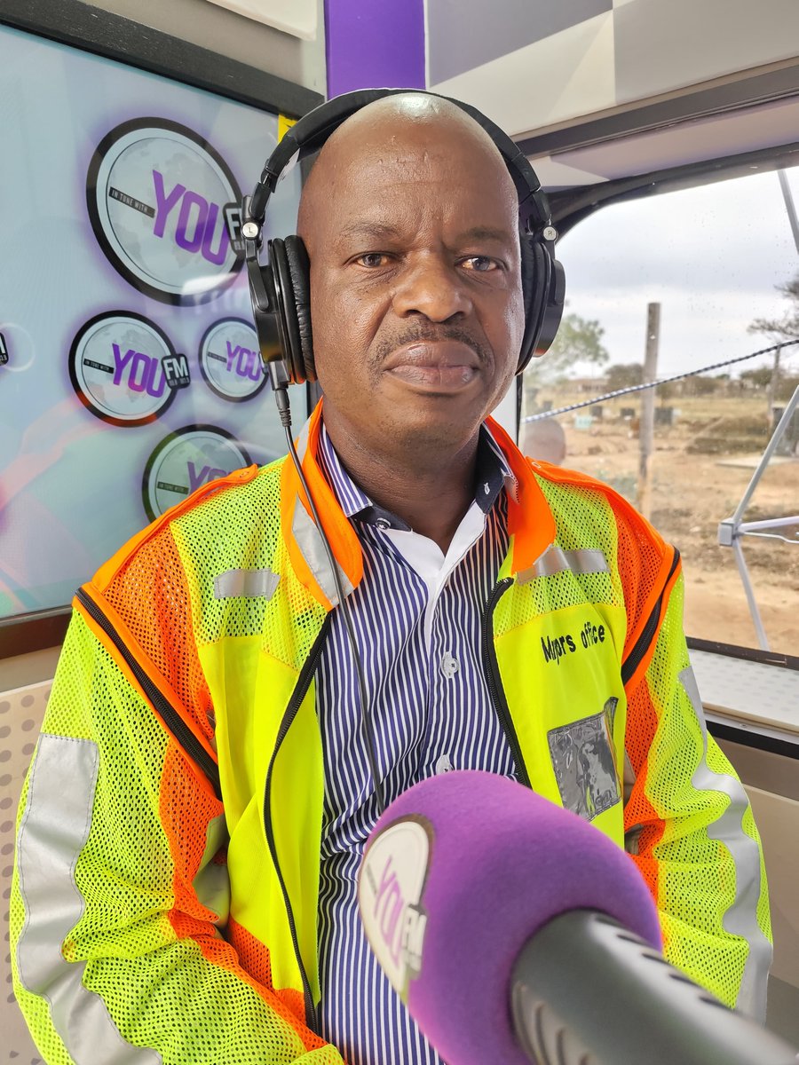 YOUFM898's tweet photo. The Mayor of Moretele Local Municipality, Cllr Masango George Manyike had a conversation with @kaynamblack on the #MiddayBoost. The team is out at the #ThuntshaLerole Accelerated Service Delivery Programme taking place at Mpho Ya Batho Clinic, Kromkuil Ward 3 in Moretele. Earlier, @MorenaMatsena spoke to @NWPGOV Premier, Lazarus Mokgosi about the program of the day.