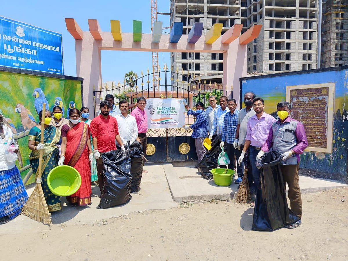 SRHQ_Chn96's tweet photo. "Shraamdaan" event as part of  Swachhata Mein Jan Bhaagidar program of Swachhata Hi Seva  2024 by Officers &amp; Staff of  RLO/IMS/SRHQ Chennai on 20.09.2024, at Perungudi Park on Anna High Road of Kandanchavadi. https://t.co/KRFOUgLJdB