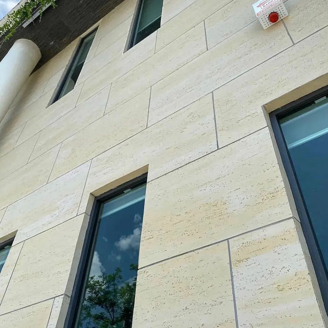 MCMCLADDING's tweet image. Our products are known for the cutting modern-edge technology that fit well with the modern - day design requirements. 
This Bengaluru site is made using MCM Travertine that is Maintenance Free with a 10-year warranty
.
.
.
#externalcladding
#fascade
#ClayTiles
#ClayCladding