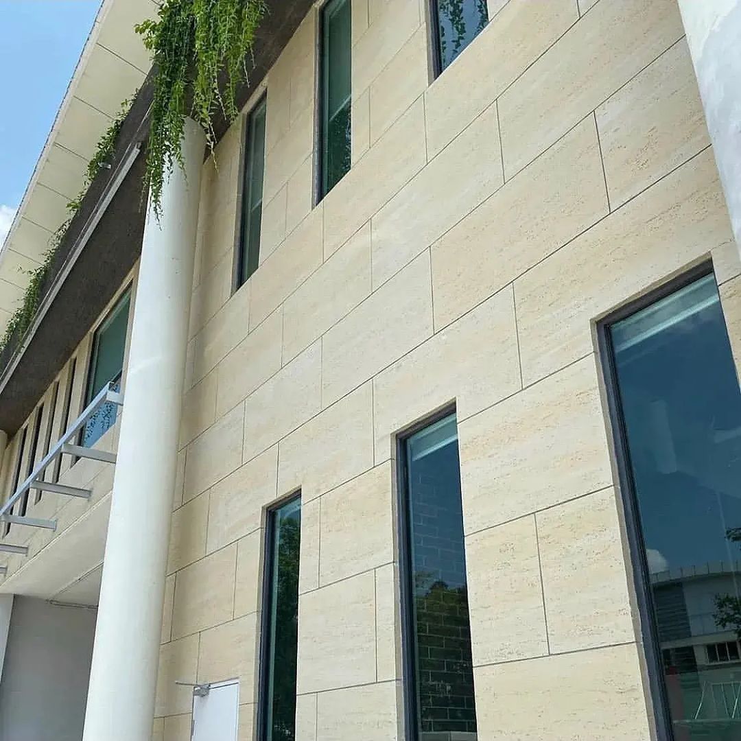 MCMCLADDING's tweet image. Our products are known for the cutting modern-edge technology that fit well with the modern - day design requirements. 
This Bengaluru site is made using MCM Travertine that is Maintenance Free with a 10-year warranty
.
.
.
#externalcladding
#fascade
#ClayTiles
#ClayCladding