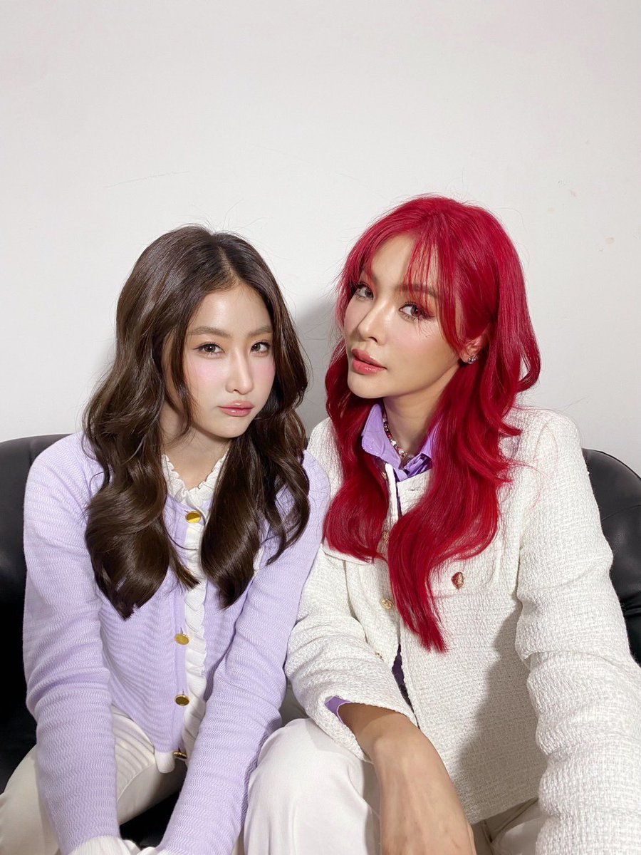 Omg Faye’s hair hahaha 
I love it !! Suits her circus concept

FAYEYOKO X SRICHAND LIVE
#SrichandxFayeYoko