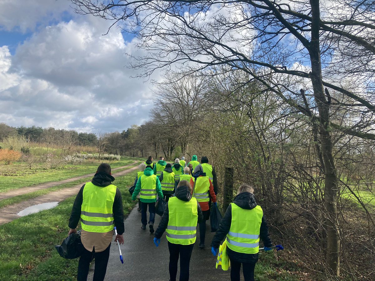 𝐓𝐰𝐢𝐧𝐭𝐢𝐠 𝐊𝐚𝐅𝐫𝐚-𝐥𝐨𝐜𝐚𝐭𝐢𝐞𝐬 𝐝𝐨𝐞𝐧 𝐦𝐞𝐞 𝐚𝐚𝐧 𝐖𝐨𝐫𝐥𝐝 𝐂𝐥𝐞𝐚𝐧𝐮𝐩 𝐃𝐚𝐲. 

Lees het hele artikel via tinyurl.com/y99z997w