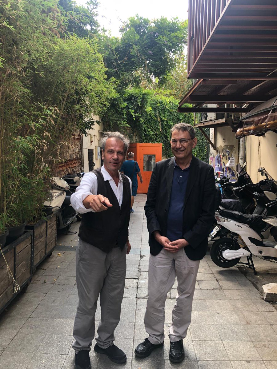 “-Çok eskiden rastlaşacaktık.”
“-Çok eskiden rastlaştık.”

Bugünün Sürprizi #orhanpamuk