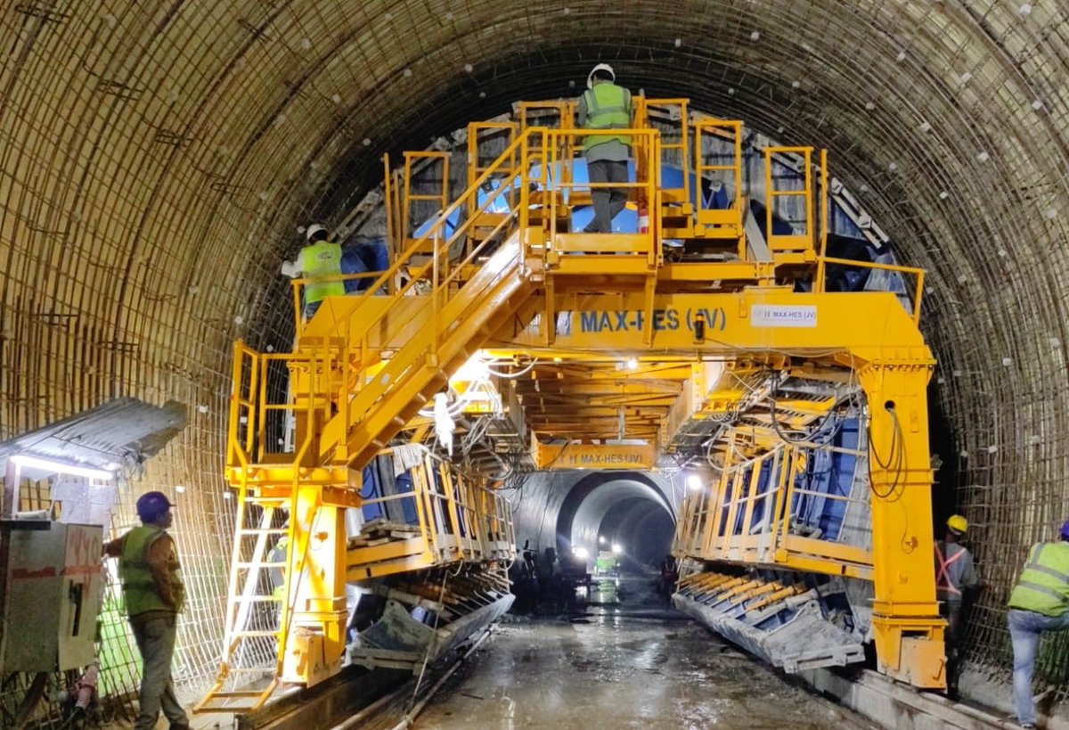 RailAnalysis's tweet image. Transforming Uttarakhand: Rishikesh-Karnaprayag #railline to boost #connectivity and #development

Read more...news.railanalysis.com/transforming-u…

#​MoR #IndianRailways #Railway #Electrical #Infrastructure #Stations #Bridges #Tunnels #Construction #Project