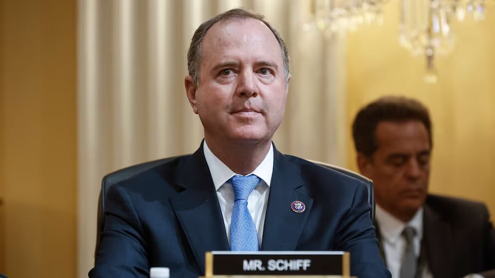WakeUpPatriott's tweet image. 🚨BREAKING: Adam Schiff Worried Trump Will Throw Him In Prison: ‘We’re Taking This Seriously.’

Do you want to see Schiff in prison?
A. Yes
B. No