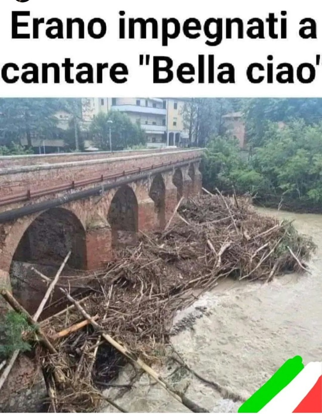anubi77787292's tweet photo. 👿👿👿 AVEVANO TAGLIATO GLI ALBERI LASCIANDO I TRONCHI NEGLI ARGINI.... https://t.co/6aVeZHhxql