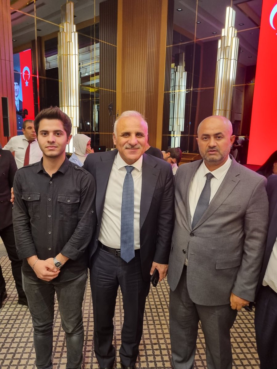 omerosmanoglu78's tweet photo. Diyarbakır İl Valimiz Sayın Murat ZORLUOĞLU ile Birlikteyiz......

Ömer OSMANOĞLU 
Yurt-Sav.Diyarbakır Şehit 
Aileleri Derneği Başkanı https://t.co/mUSApwEgbR