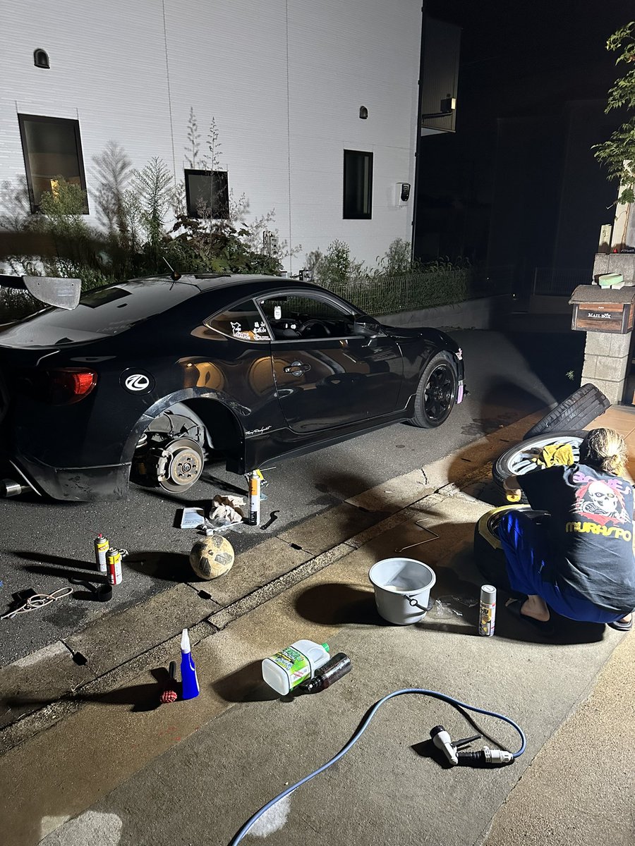RB25_laurel's tweet photo. 白ホイ買いたいけどそんな金ないから自家塗装！！ https://t.co/DCjdpvwZdZ
