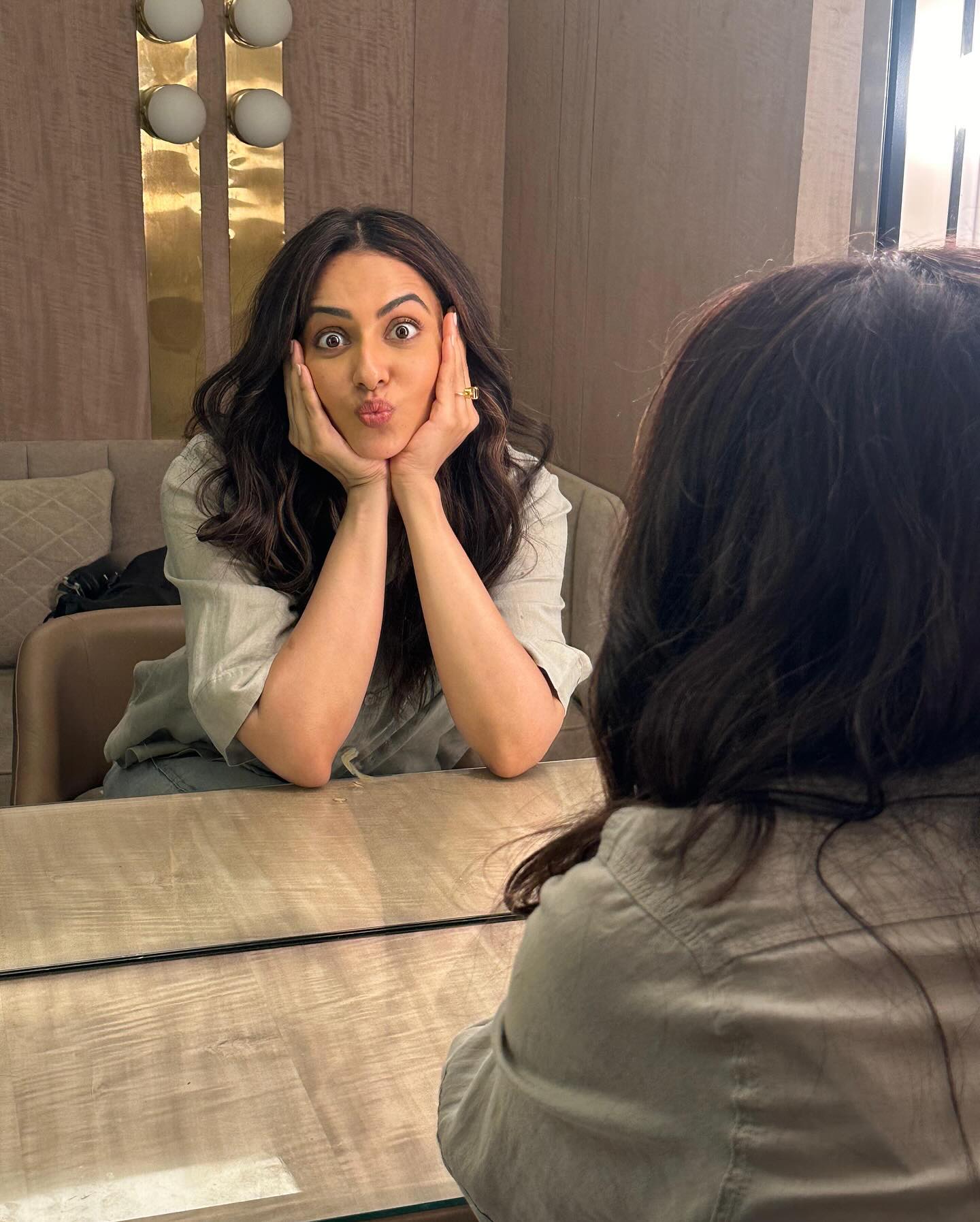 GX6rJvEbQAATNjx?format=jpg&name=large