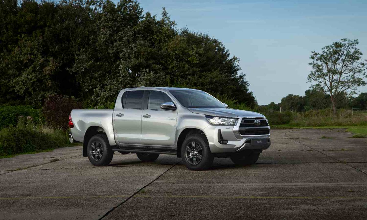 lubricarca's tweet photo. La Toyota Hilux añade una versión Eco con microhibridación https://t.co/zNQqABvJkq https://t.co/fmsfa9sGfj