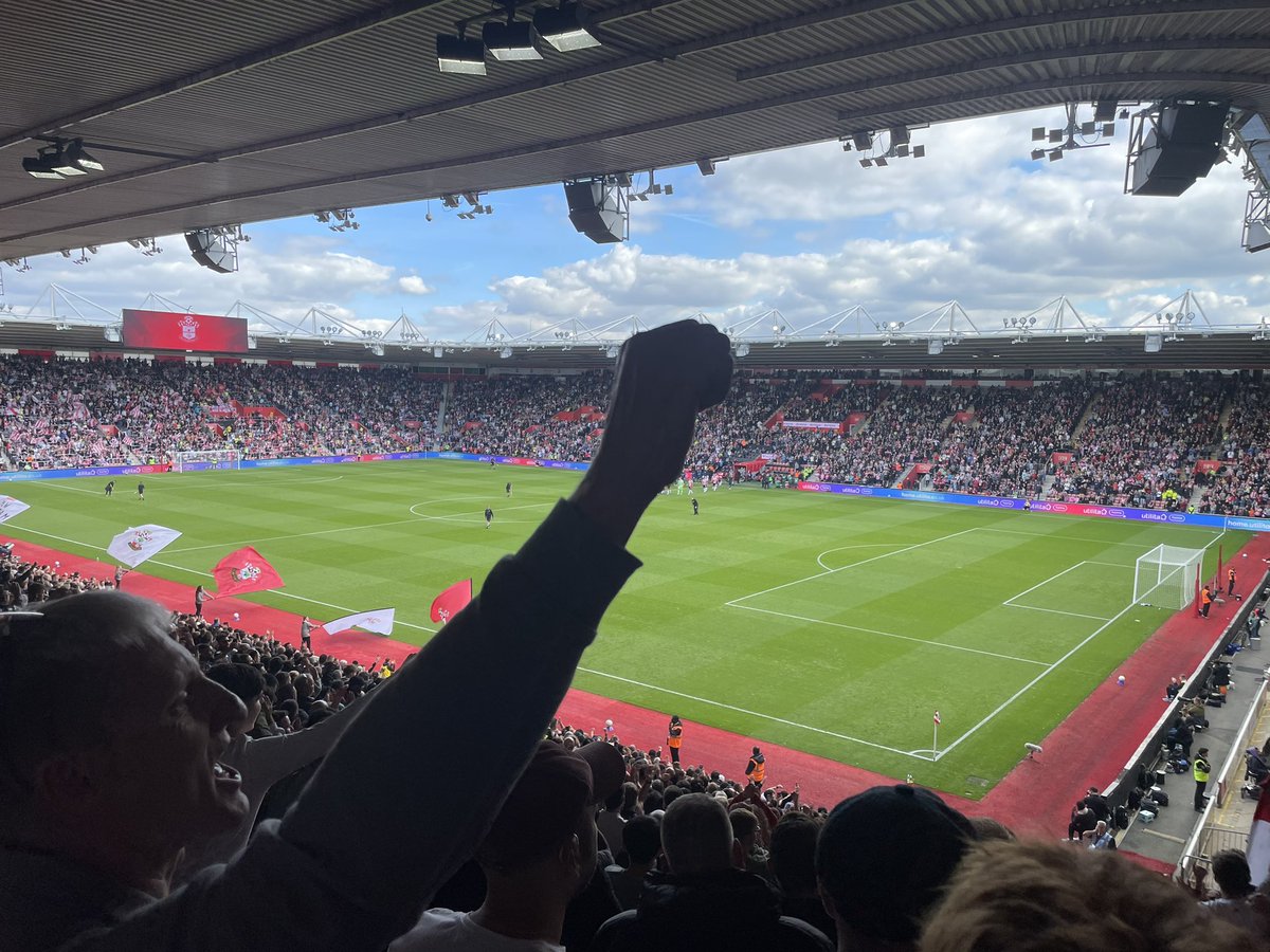 ollypeters13's tweet photo. @tusks098 Absolute legend! Sorted tickets for me twice now! 10/10 would recommend!🤝 https://t.co/lNp8fCMB8J
