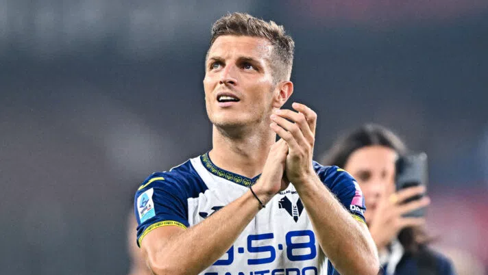 ProfidiAndrea's tweet photo. ⭐️ #Fantacalcio, cinque possibili scommesse da schierare per la 5a giornata
▪️ D. #Lazovic (Ver) 🆚 Tor
▪️ A. #Rebic (Lec) 🆚 Par
▪️ A. #Vogliacco (Gen) 🆚 Ven
▪️ M. #Brescianini (Ata) 🆚 Com
▪️ S. #IlingJr (Bol) 🆚 Mon
Quanti di loro hai in rosa? ⤵️
#SerieAEnilive https://t.co/RKzbW7B7EZ