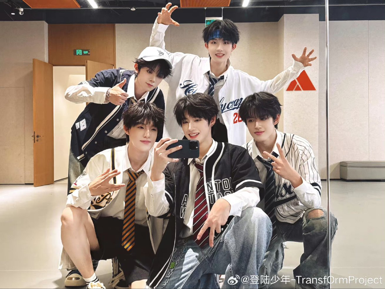 登陆少年组合 张极 陆 全套 TOP登陆少年-张极(@zhangji.ina) • Instagram photos and videos