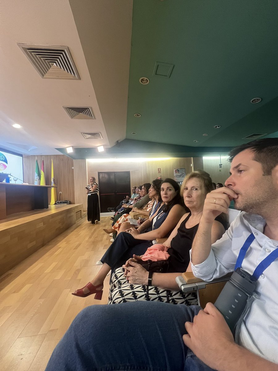 Caminando juntos lo hacemos mejor, por una asistencia e investigación multidisciplinar. I Congreso Nacional de Investigación en Ciencias de la Salud