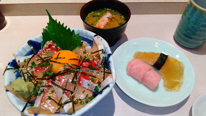 必死に頑張って描いた絵や作品を
買って頂いた金で食う飯はうまいか? 