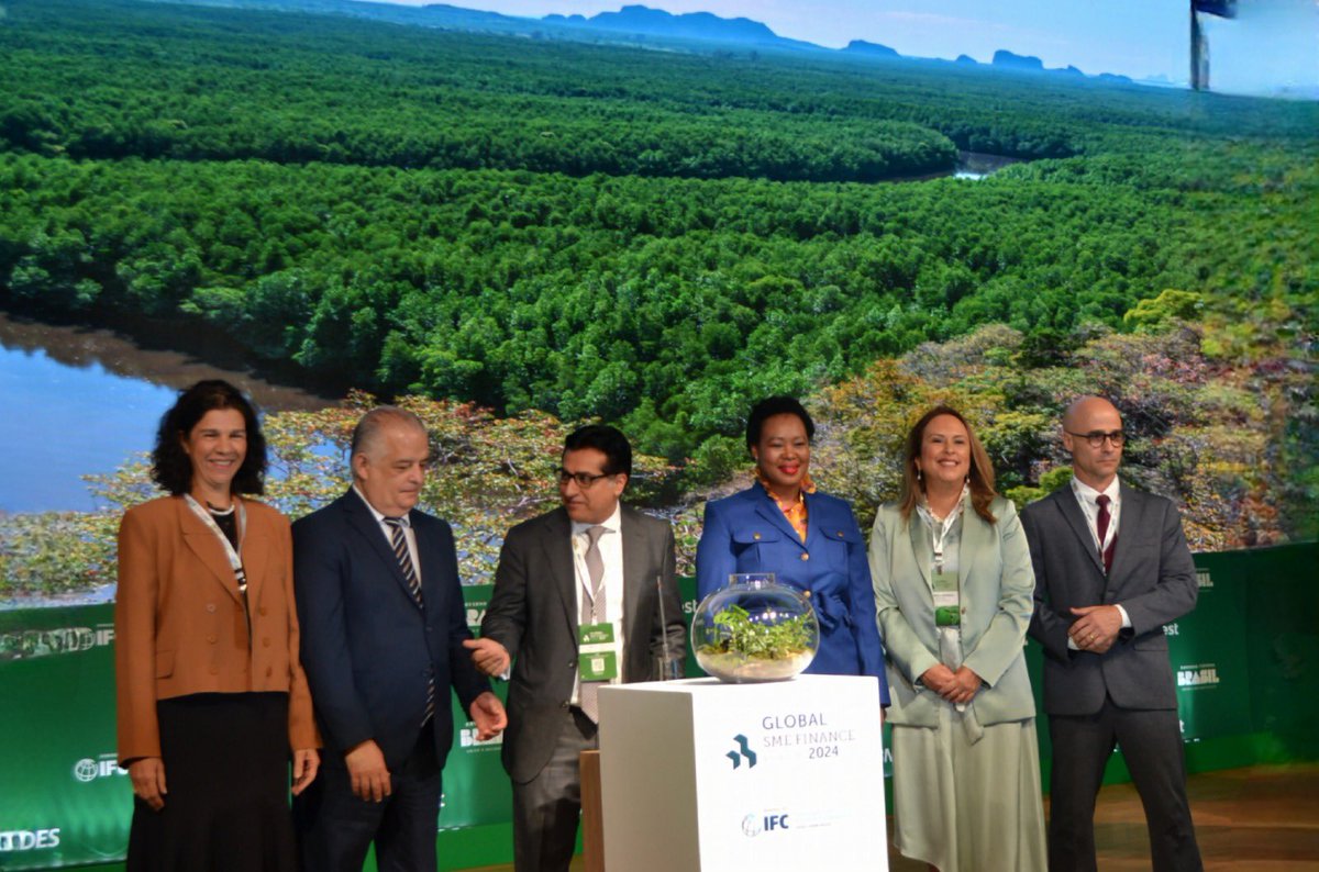 #SMEs are the backbone of #LAC and we need to support them with more than financing, but training, mentoring and #digital tools
I was delighted to speak at the 2024 Global SME Finance Forum, hosted by <a href="/SMEFinanceForum/">SME Finance Forum</a> in #SaoPaulo 
#GSMEFF24 #Innovation #GlobalImpact #AI <a href="/bndes/">BNDES</a>