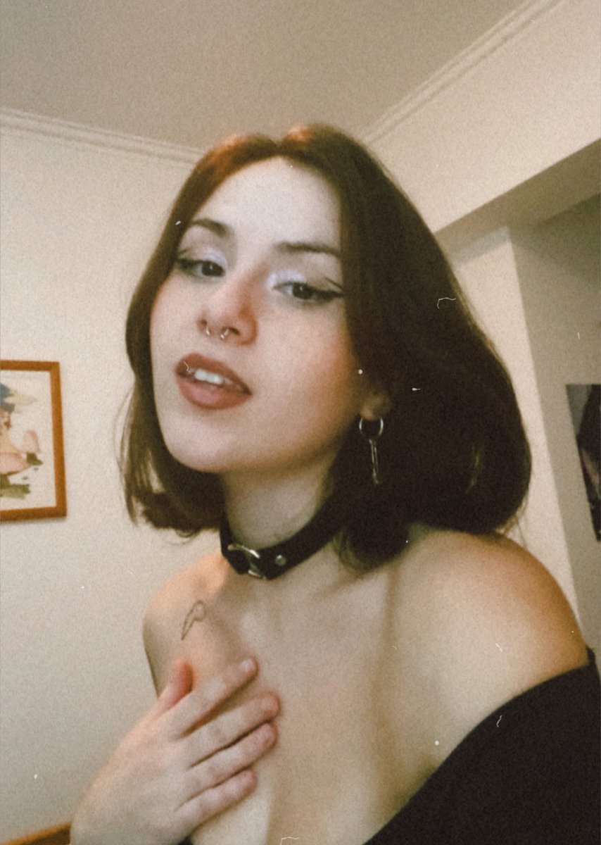 ghostevx's tweet image. she is the moment