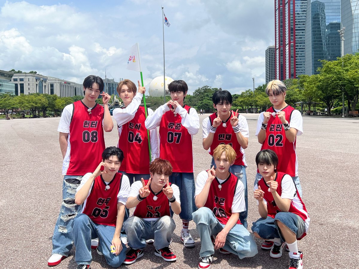 [👀] 
⠀
🏀 #돌박이일 Behind Photo 🏀
⠀
#xikers #싸이커스