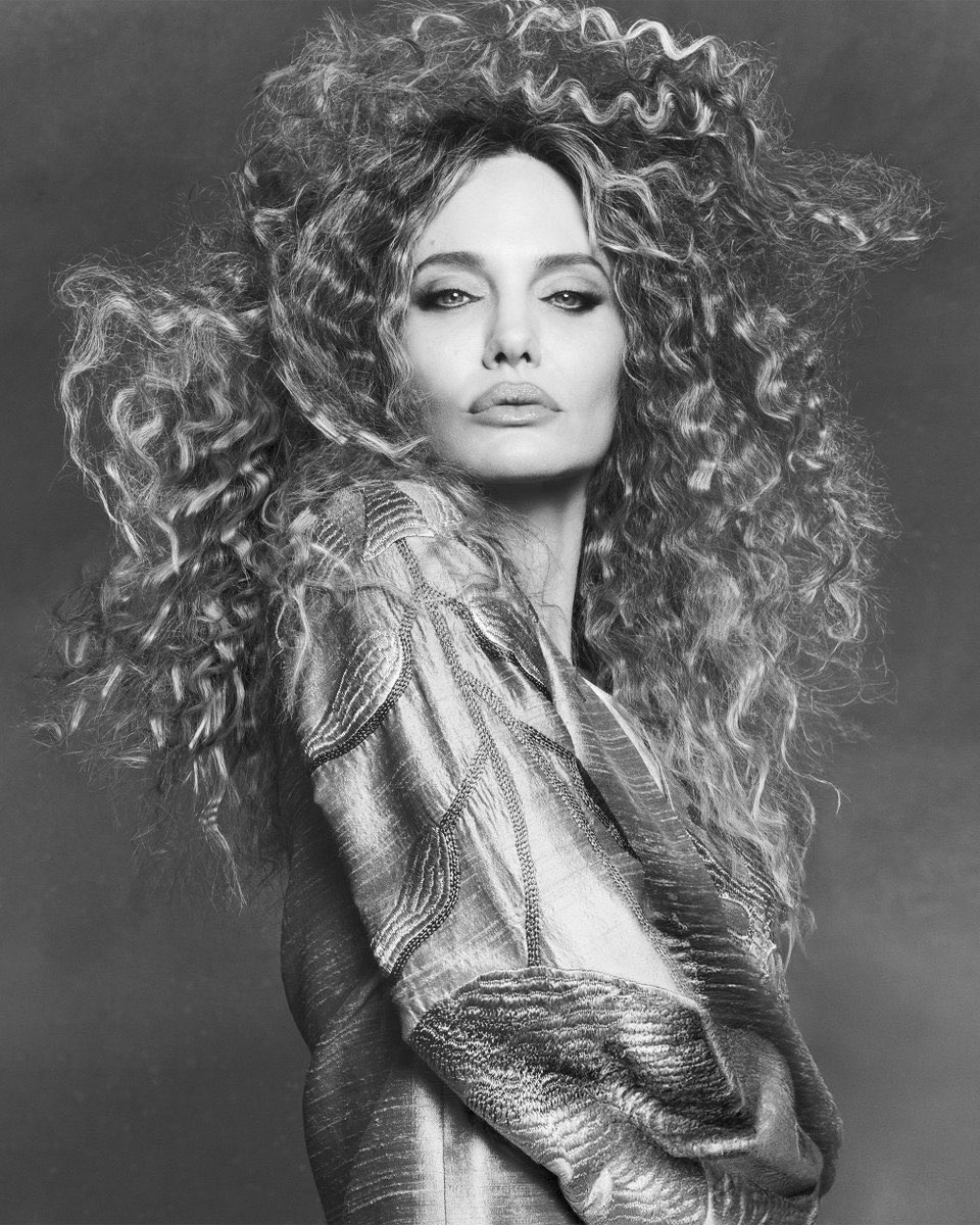 PopBase's tweet photo. Angelina Jolie looks beautiful for CR Fashion Book. https://t.co/l53lGncgWD