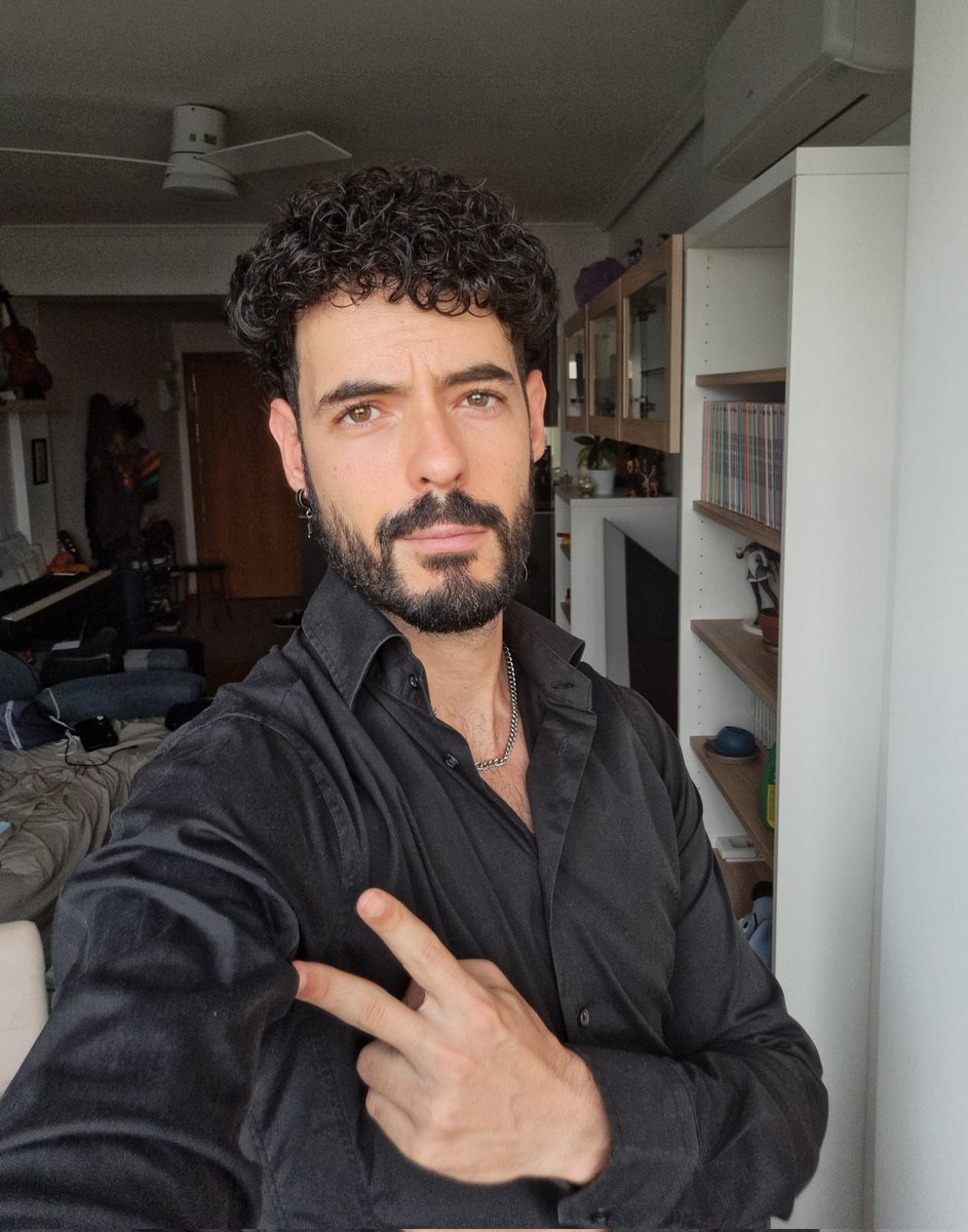 Hoy toca pasar consulta bien guapo que a la salida hay boda ✨