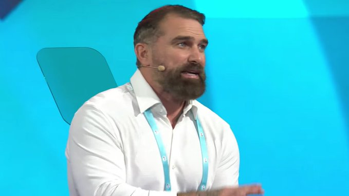 AdamJSchwarz's tweet photo. Reform UK has invited Ant Middleton, who was imprisoned for assaulting police officers in 2013, bragged about ignoring Covid social distancing rules and described Black Lives Matter as “scum", to address its conference on "security" and "personal safety".

#ReformUK24 https://t.co/D7aUtjw6xE