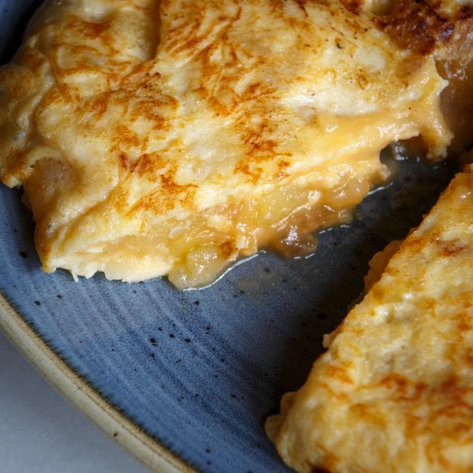 EL_LAUL's tweet image. Han vuelto los viernes de tortillas al restaurante! Recién hechas! Con o sin cebolla! Huevos camperos! 😋