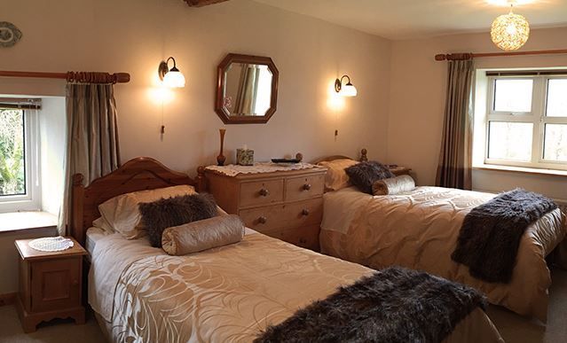 TheBBDirectory's tweet photo. πΏ For those seeking a peaceful countryside retreat, Holly Farm offers the perfect blend of history and modern luxury.
https://t.co/D5mXhLXBUi
#WelshCountryside #LuxuryEscape #FarmStay #WarmWelcome #RelaxAndUnwind #Accommodation #Family #WelshBreakfast #Explore #LlandrindodWells https://t.co/MUq9pGmvFT