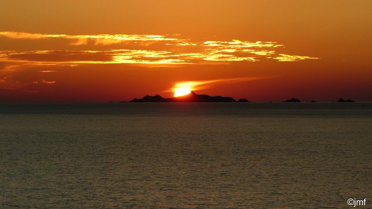 Coucher de soleil du jour sur les iles Sanguinaires #Porticcio #Ajaccio #Corse #Corsica #Island #Photography