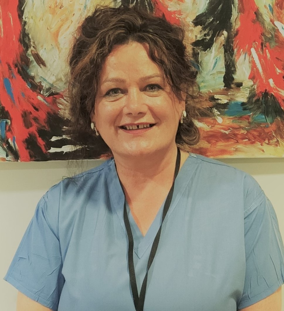 Heartfelt thanks to amazing Marley Irish, artist/nurse, for her generous donation of this stunning painting Wildflowers for our raffle at next wks Irish Doctors Orchestra concert. All proceeds to Réalta/Waterford Healing Arts. Concert tkts: eventbrite.ie/e/irish-doctor… <a href="/UHW_Waterford/">Univ Hosp Waterford</a>