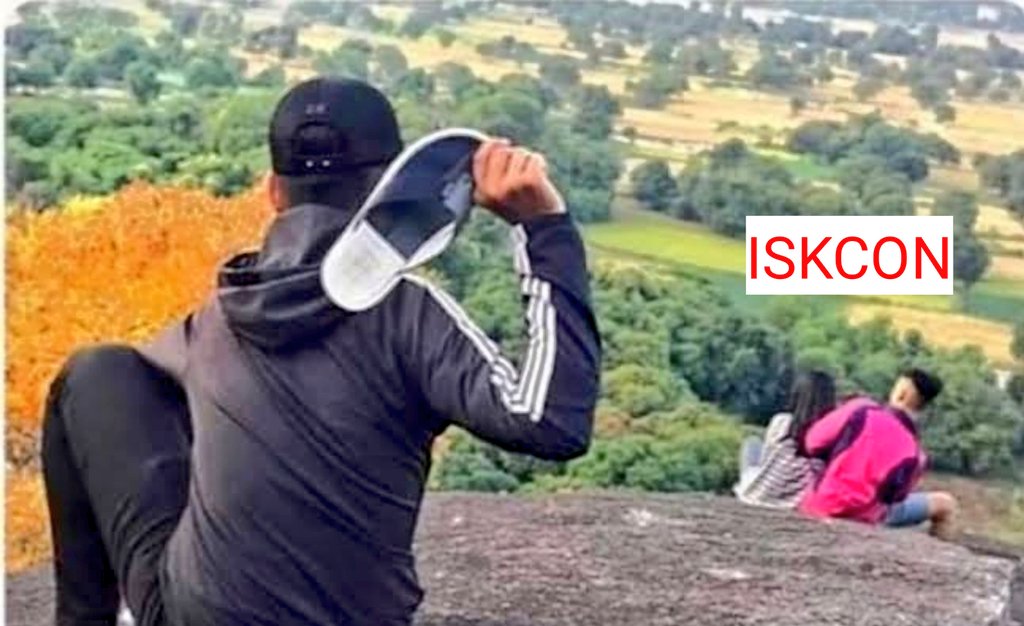 MehrabJahid's tweet photo. ISKCON MUST BE BANNED 

Leaders from ISKCON have recently accused Bangladesh of responsibility for the deaths of Swarna and Jayanta, allegedly caused by bullets from the Indian Border Security Force (BSF). https://t.co/ExkewVIZce