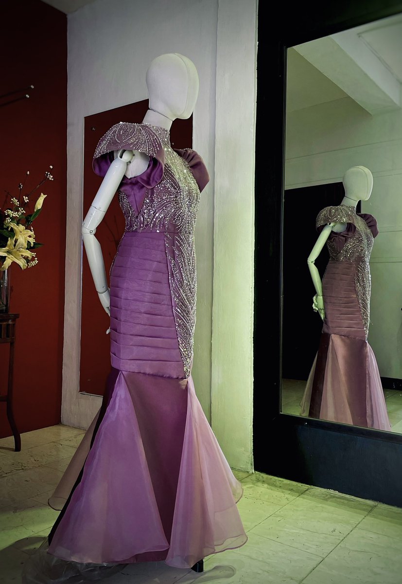 mr_loejic's tweet image. @LoeJaiLopez puff sleeve and pleated skirt #dress for a #lady #Atty. patron.

#madetomeasure #love #beautiful #HAUTECOUTURE