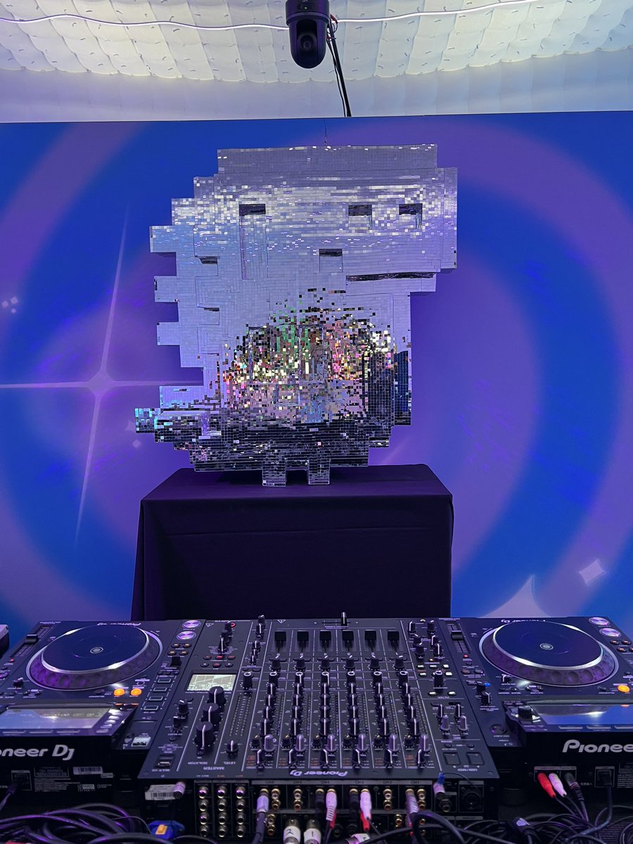 rob_blog's tweet image. TwitchCon San Diego LFG 💜