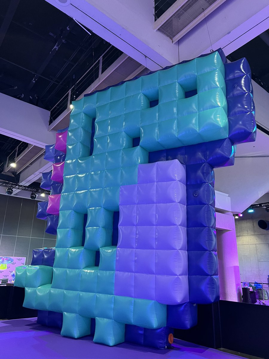 rob_blog's tweet image. TwitchCon San Diego LFG 💜