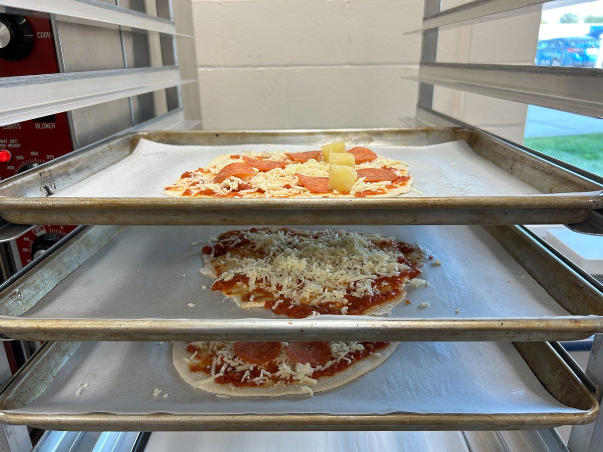 Who KNEADS to order out when you can make your own? Our SRO, Deputy Jon, teamed up with the Consumer &amp; Family Sciences class to learn the art of pizza making!

A slice of teamwork and a whole lot of fun! 🍕

#ONEteam