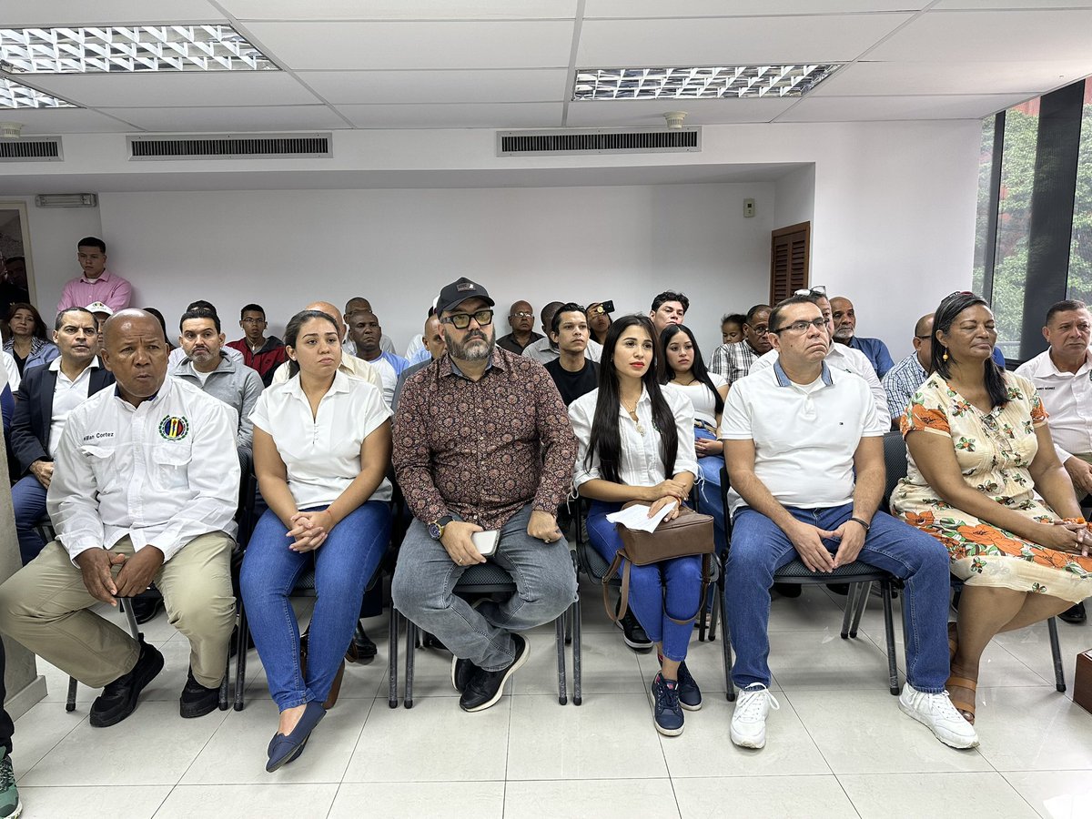 En el marco de los #83AñosAD la Secretaría Nacional de Organización con presencia de nuestro Secretario General Nacional <a href="/adbernabe/">Bernabé Gutiérrez</a>, entrega de reconocimientos a los secretarios de organización secciónales, municipales y parroquiales, en homenaje al compañero Nixon Maniglia.