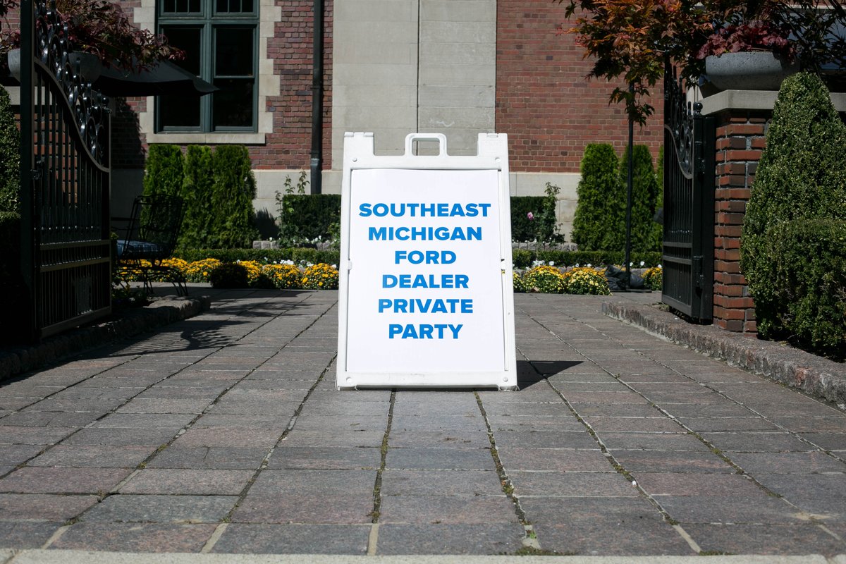 We are excited to be part of the exclusive reveal of Ford's Limited Edition Detroit Lions F-150! Only 800 are available for purchase or lease. We captured the event with some amazing photos and videography. Keep an eye out for our video!  🦁🚘📸🎥

 #videoproduction  #marketing