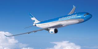Tano2412's tweet photo. En su afán por rematar el patrimonio nacional el anarco desgobierno neoliberaloide vuelve a insistir con recetas que terminaron en catástrofes. 
Van a intentar privatizar Aerolíneas y ya sabemos como terminó cuando se hizo: en el saqueo y desguace de la empresa.
Es un deber de https://t.co/1Ybi4SZJw0