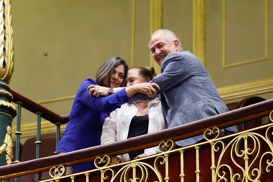 soyoaxaquenosr's tweet photo. El Congreso pide reconocer a Edmundo González como presidente de Venezuela tras apoyar el PNV al PP https://t.co/vBjGSxFmGq https://t.co/lzVDnhE3ov