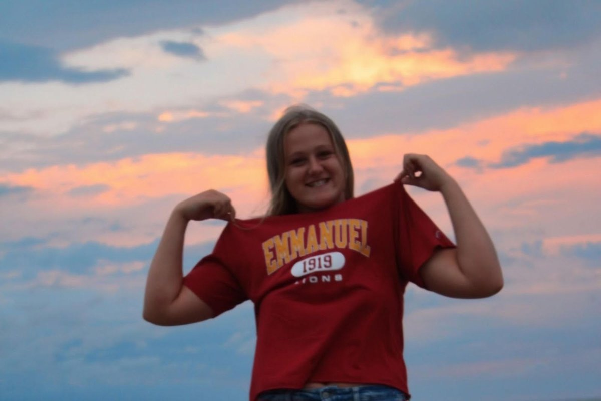 AP_softball_'s tweet photo. COMMITMENT ALERT!!!!!

We had @stowe_carson from AP Kelley @KelleyEc make her commitment to play college softball. She will be attending Emmanuel University. Congratulations to Carson and her big accomplishment. https://t.co/e1meqPfTbs