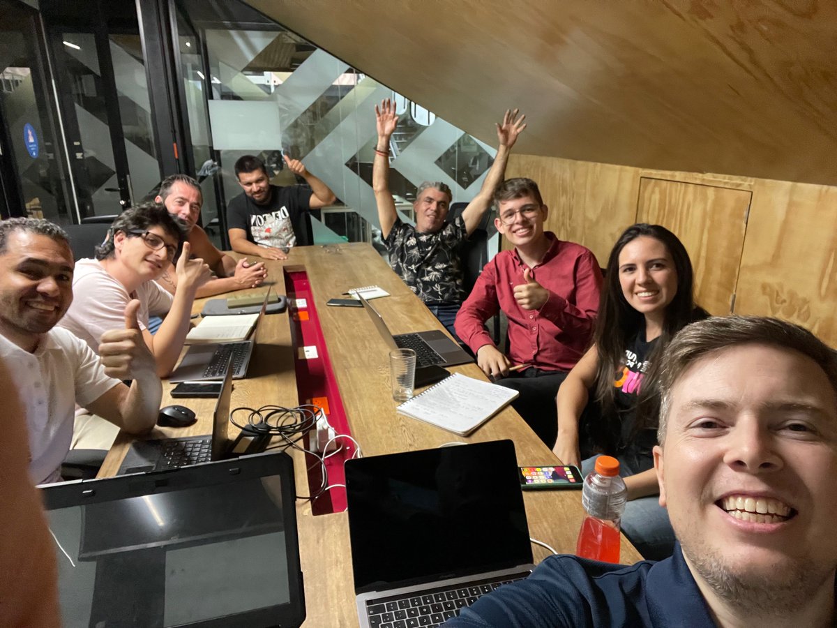 Excelente meetup anoche del @Web3MDE_ donde aprendimos a user <a href="/EthereumRemix/">Remix Project</a> y primeros pasos con <a href="/solidity_lang/">Solidity</a>.

Un excelente grupo de builders muy motivados para construir en @Solana y <a href="/ethereum/">Ethereum</a> en Medellín Colombia.

¡Únete!