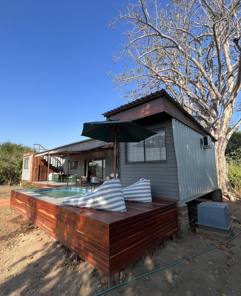honeymarku5's tweet photo. 4 nights at The Bush Box! A container-home Airbnb in Mfuwe, Zambia🐘(Full YouTube of stay, link in bio🔗) https://t.co/ByV2TqYg1Q