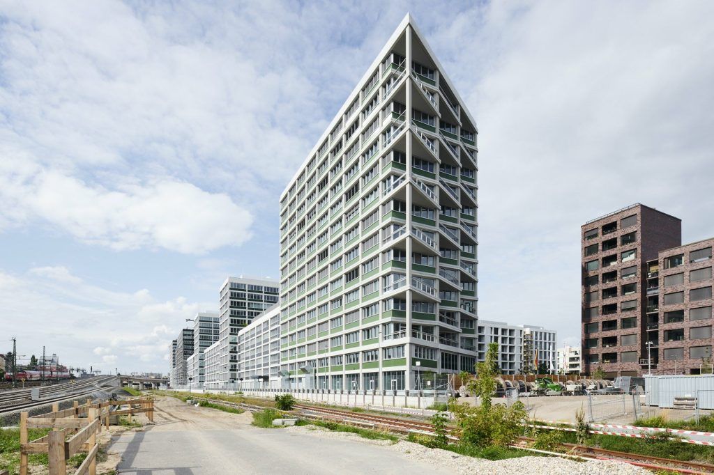 afasiaarq's tweet photo. #EM2N  https://t.co/w3rxa0621L | posted by afasia | daily entries on contemporary art and architecture #afasiaarchzine #afasiaarq | 

Quartier Heidestrasse, QH Track . Berlin EM2N . photos: © Andrew Alberts . + baunetz Thanks to its central location in t… https://t.co/5MFvtEJMms