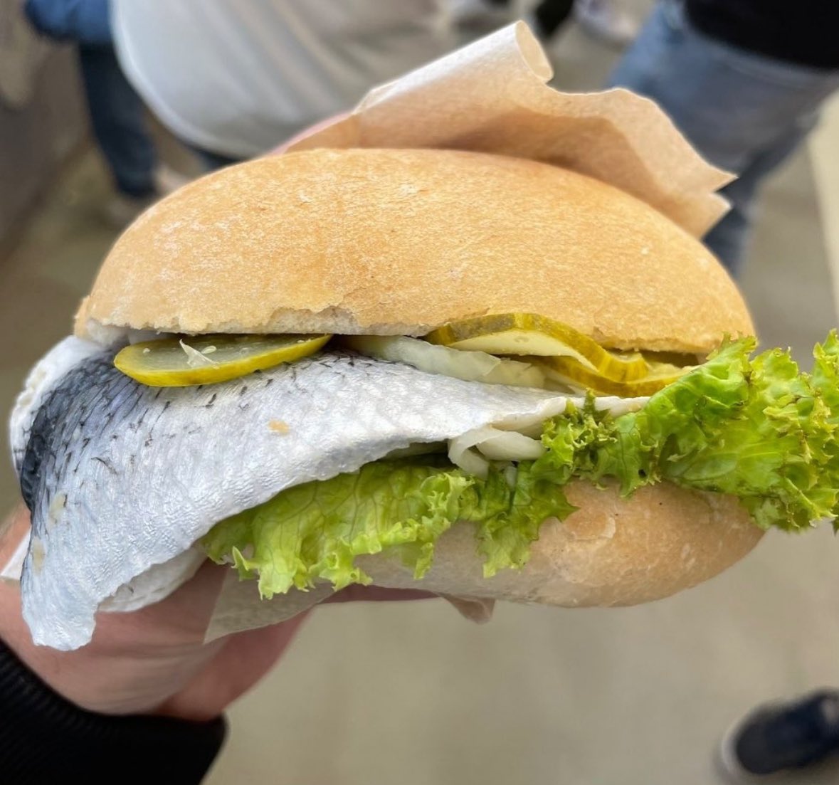 SportScran's tweet image. Fischbrötchen (fish in a bun) at RB Leipzig @RBLeipzig_EN @RBLeipzig 

💶 €4.70 (£4) ⚽️

@SportScran is back posting the best scran from all sports and venues