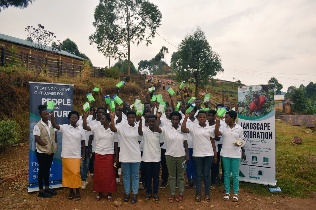nature_rwanda's tweet photo. @WorldResources @restoreforward @REMA_Rwanda @EnvironmentRw @BirdLifeAfrica @onetreeplanted In the last two days of training, we dove into cutting-edge tech like KoboCollect and Flority for landscape mapping and tree monitoring. 
The rapid adaptability of our CTSs shows they’re more than ready to drive the next phase forward!

Proudly supported by #Terrafund for AFR100 https://t.co/an0LJafcsc