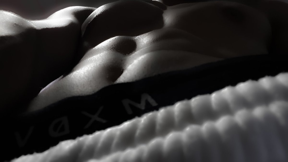 TheStarQRBack's tweet image. I'm fucking horny and @LunarBit3 is asleep.