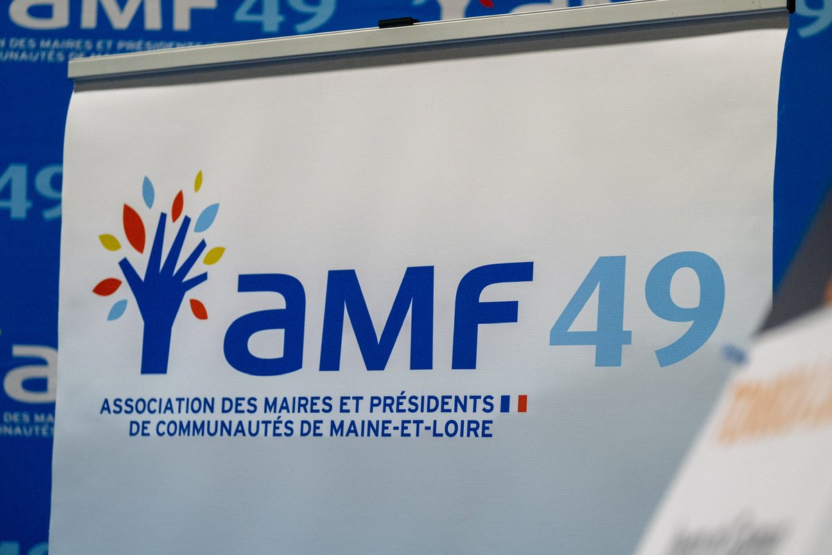 🇫🇷 Ce matin, j'étais au salon Territoires d'Anjou 2024, dédié aux maires et collectivités territoriales de Maine-et-Loire, au Théâtre Forail à @ChemilleenAnjou 

💶 Quelle marge de manœuvre pour les collectivités locales face à des budgets de plus en plus serrés ?

🤝 Comment