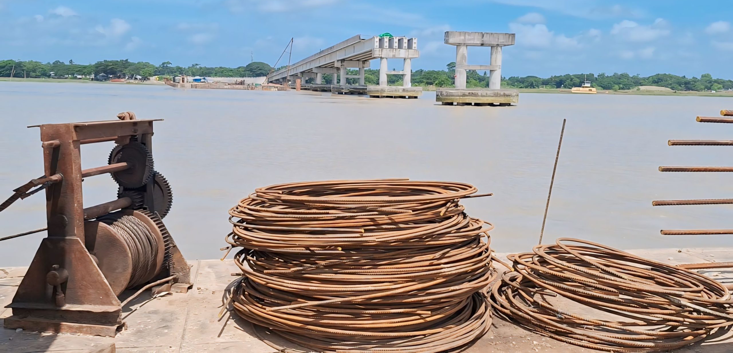নড়াইলের নবগঙ্গা নদীর উপর বারইপাড়া সেতুর নকশা জটিলতায়
